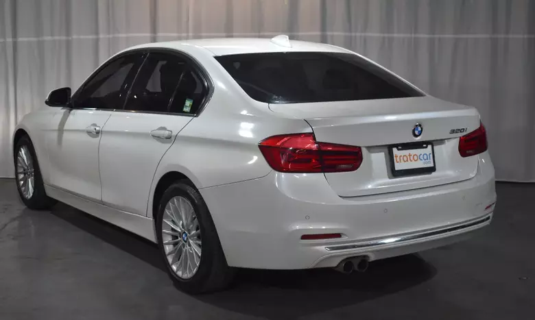2016 BMW 320iA