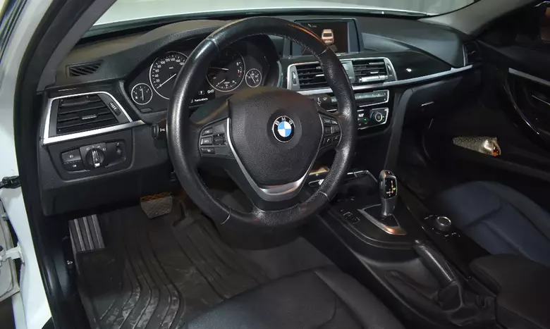 2016 BMW 320iA