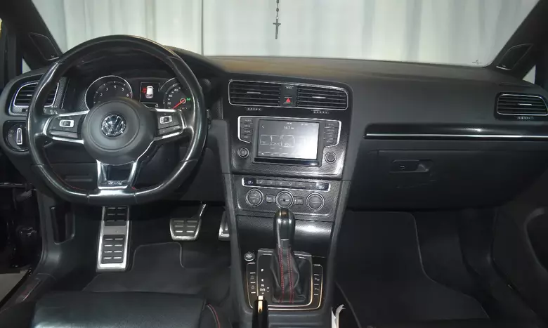 2016 Volkswagen Golf GTI A7